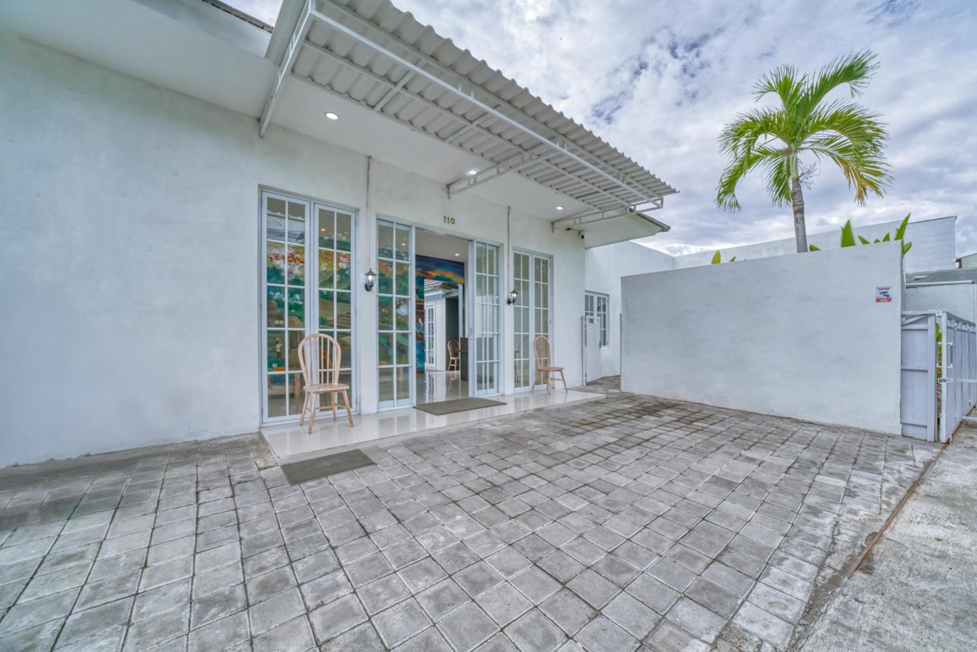 Family Friendly 3 Bedroom Apartment *