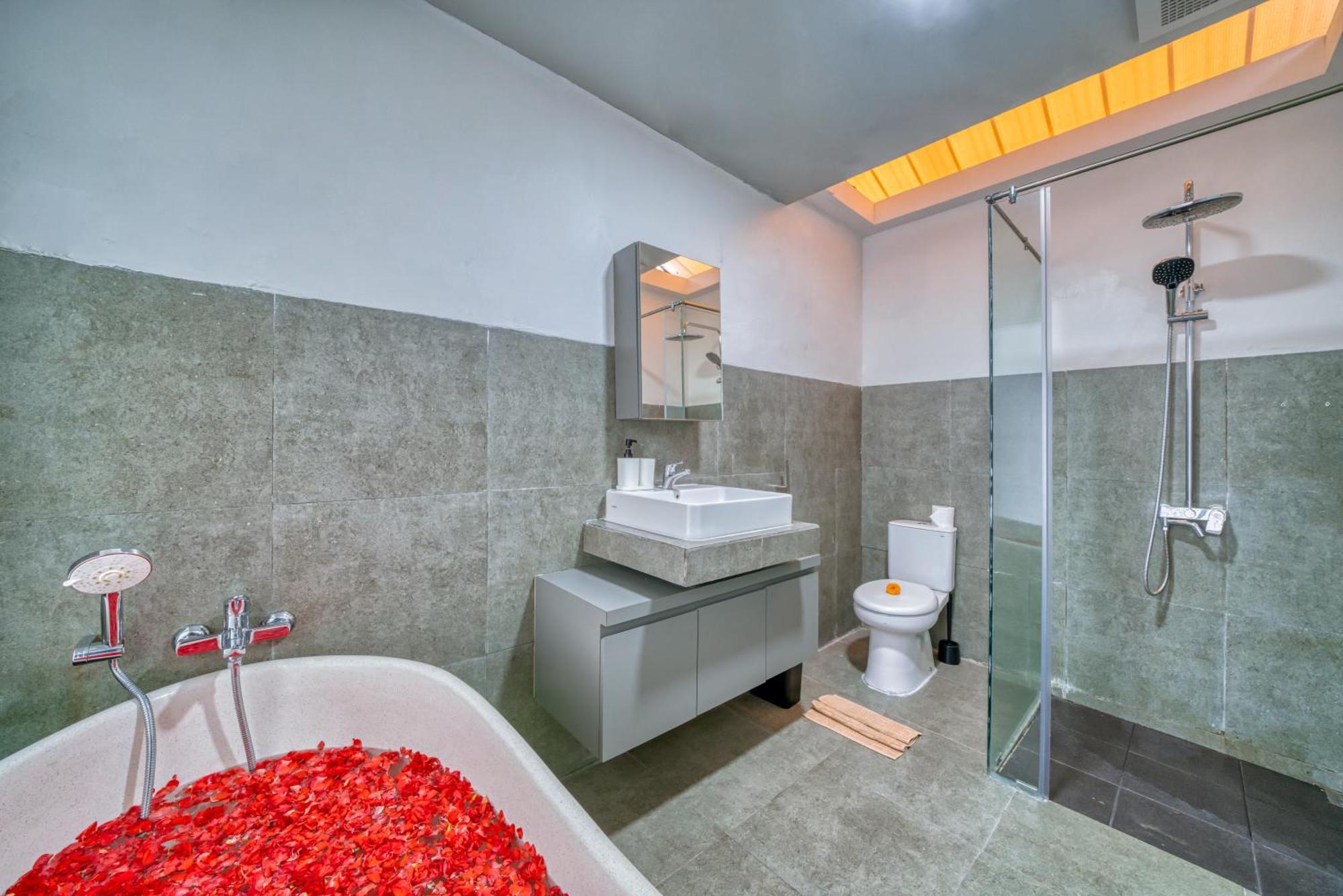 Family Friendly 3 Bedroom *
