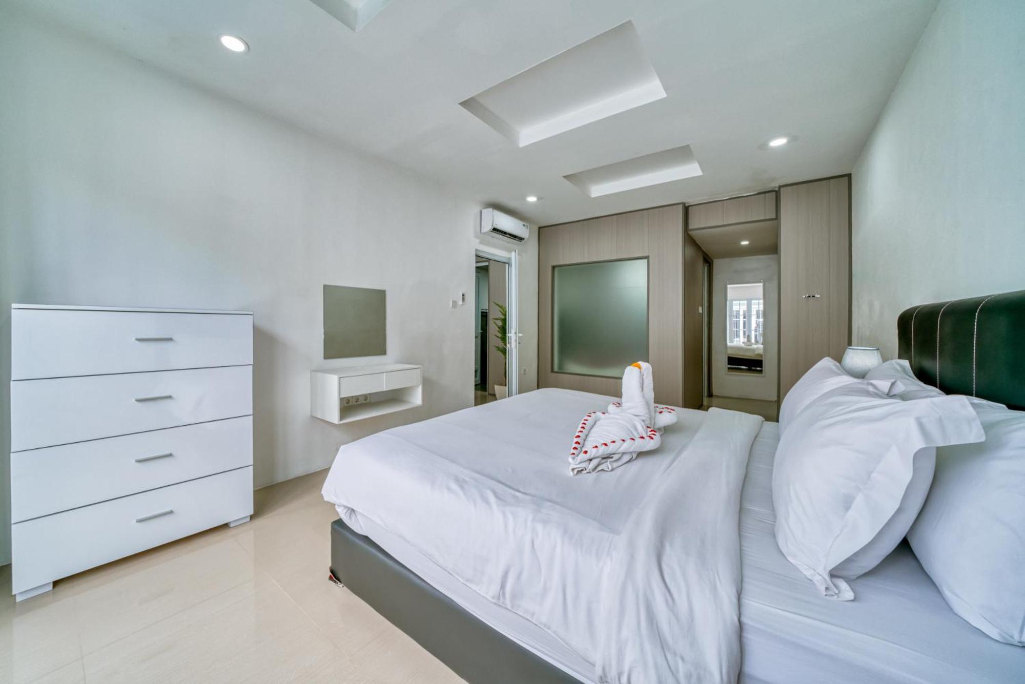 Apartemen Family Friendly 3 Bedroom *